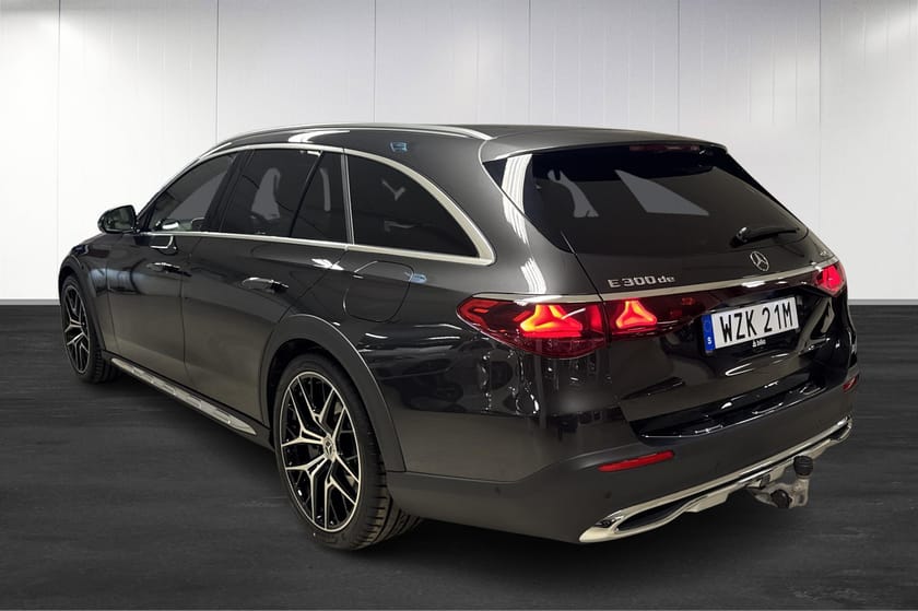 Bild 4 av Mercedes-Benz E 300 de 4MATIC All-Terrain Pano/Burmester/Drag/MOMS