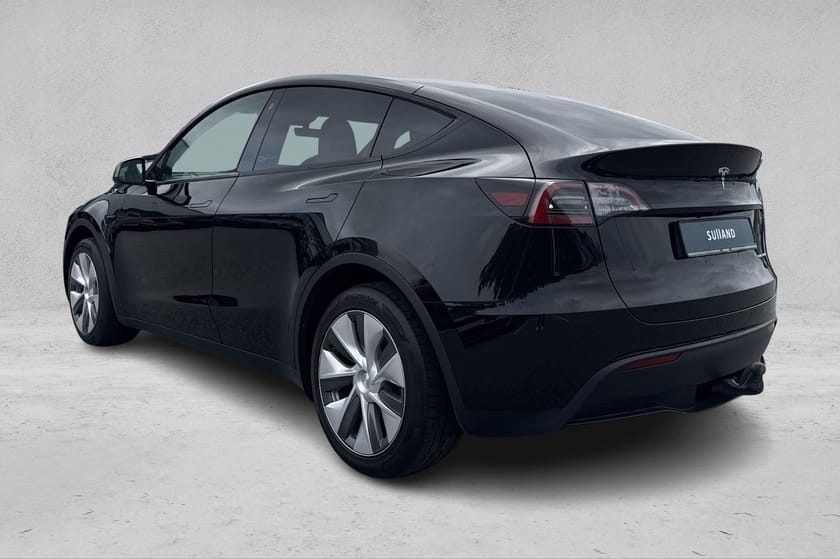 Bilde 3 av Tesla Model Y Long Range AWD LR/AWD/H.feste/Panorama/Skinn/2 hjulsett++