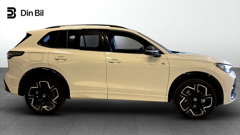 Bild 2 av Volkswagen Tiguan R-LINE TDI 4M- Fyrhjulsdrivet med sportig design!