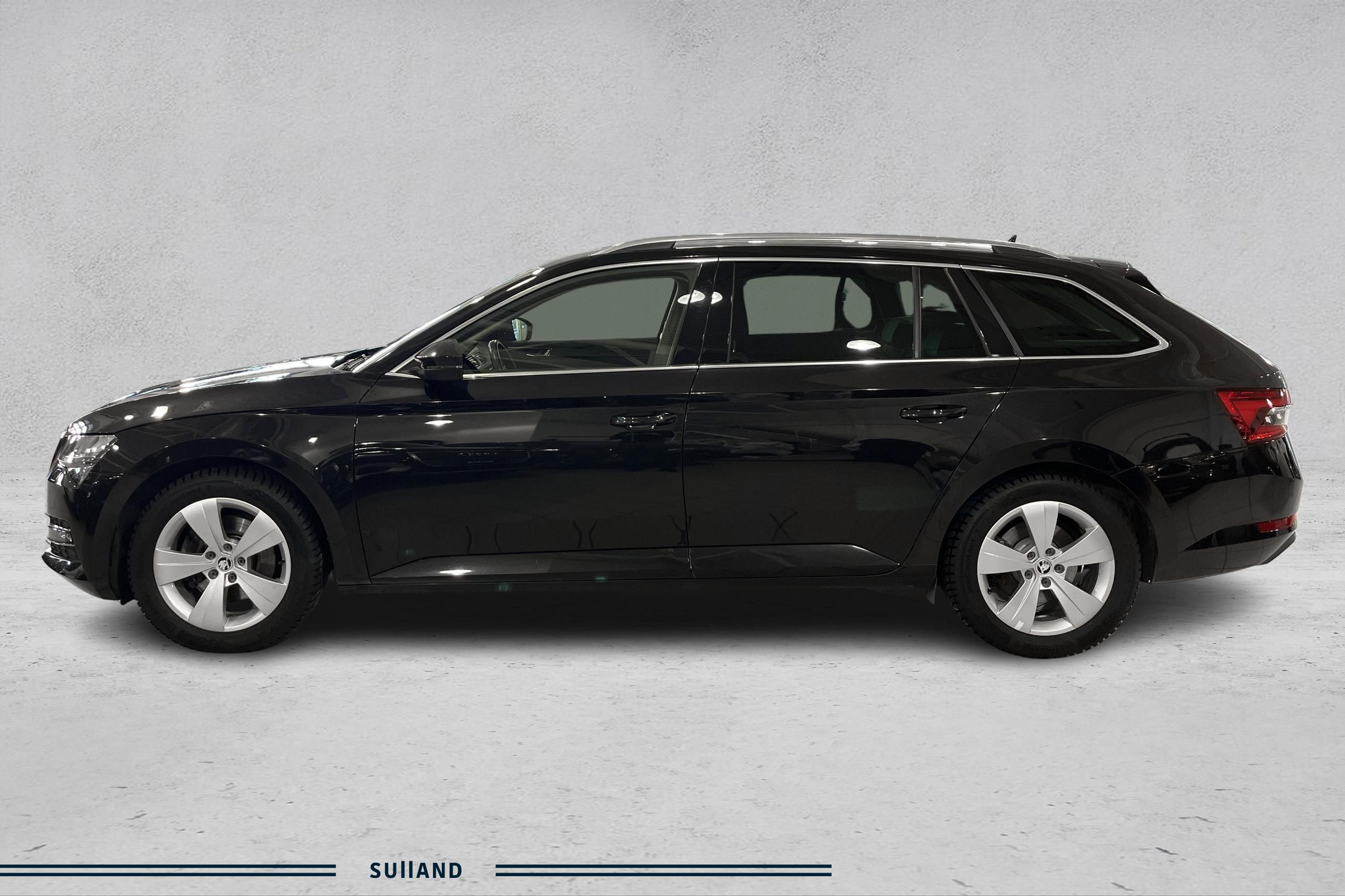 Thumnail bilde 1 av Škoda Superb Stasjonsvogn