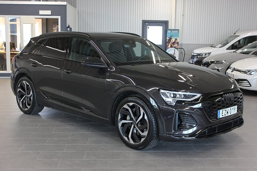 Bild 2 av Audi Q8 55 e-tron quattro S Line Panorama Drag 21 sport