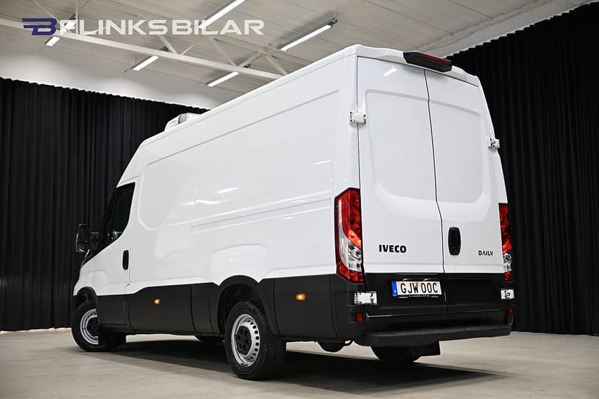 Bild 3 av Iveco Daily 35-140 Van 2.3 JTD 136HK Automat|Kylbil|Nattkyla|EnÄgare|Leasbar