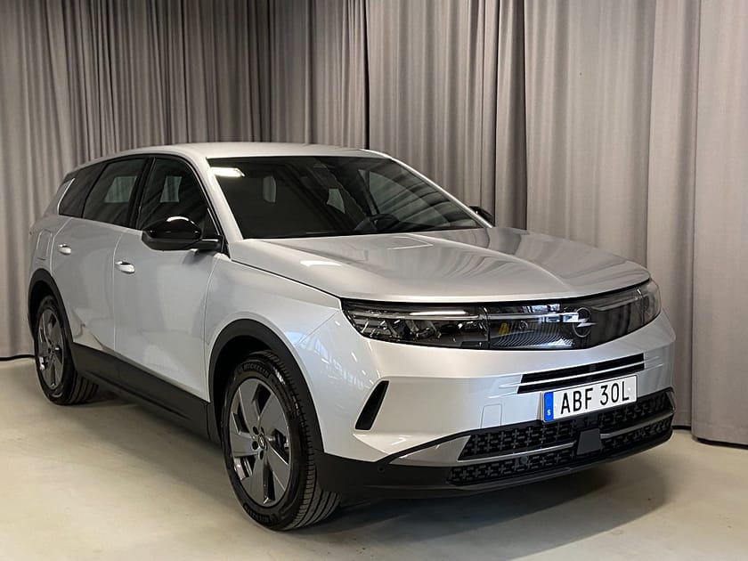 Bild 1 av Opel Grandland Hybrid 145hk. Dragkrok, CarPlay, Rattvärme