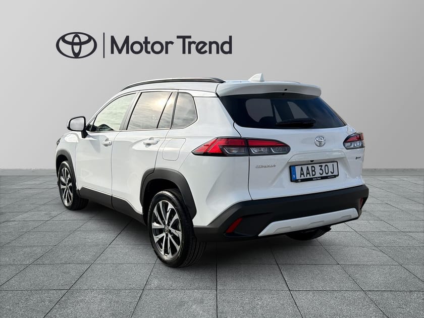 Bild 2 av Toyota Corolla Cross Hybrid 1,8 STYLE PLUSPAKET Dragkrok
