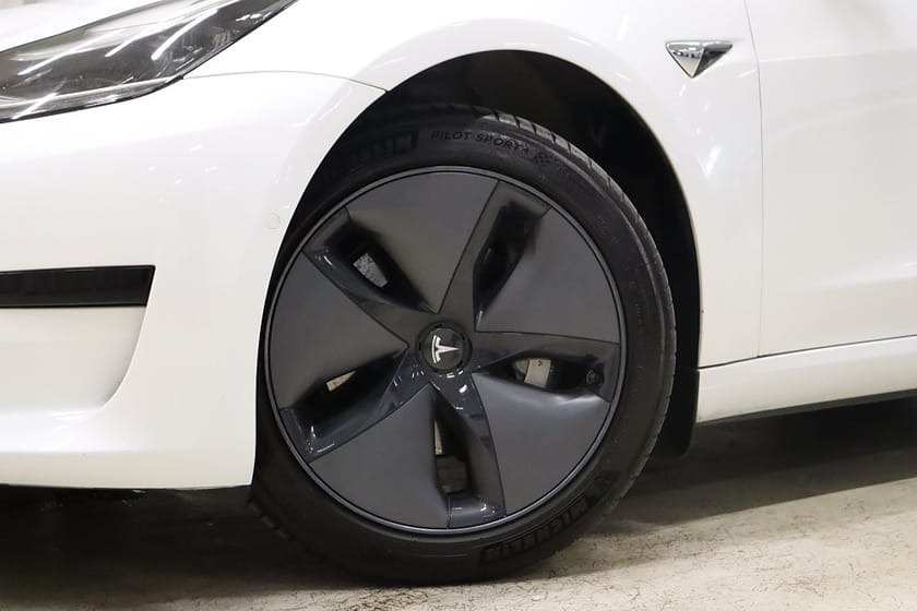 Bild 2 av Tesla Model 3 Standard Range Plus 5300Mil Svensksåld