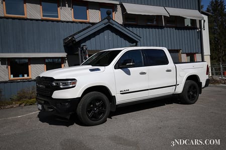 RAM 1500 Crew Cab CC 5.7 V8 HEMI 4x4 LIMITED SLÄDE 22" MULTIGATE RAMBOX