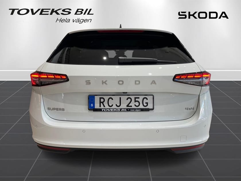 Bild 4 av Škoda Superb Kombi COMBI SELECTION 2,0 TDI 193 HK 7 VXL DSG 4X