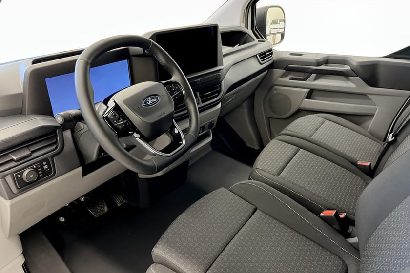 Bild 4 av Ford Transit Custom 320 Plug-in Hybrid LWB Vinterhjul ingår