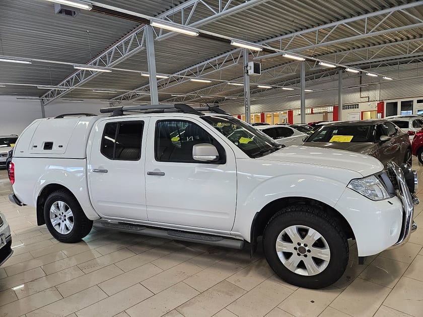 Bild 3 av Nissan Navara Dubbelhytt 2.5 dCi 4x4 Hög/Låg FLAKKÅPA