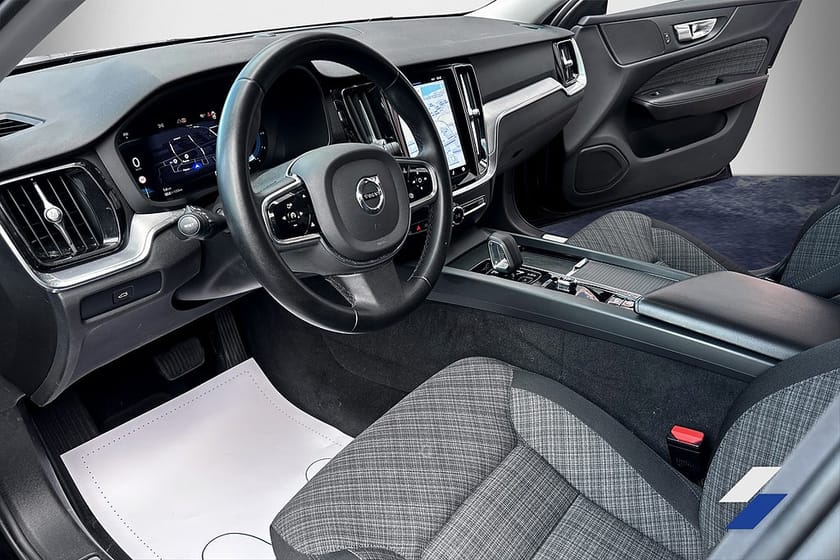 Bild 5 av Volvo V60 Cross Country B4 AWD Momentum Kamera Drag Google