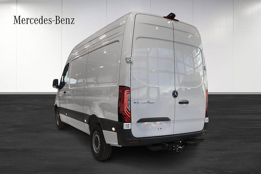 Bild 3 av Mercedes-Benz eSprinter 320 81 kWh elbil drag förklimatisering lagerbil