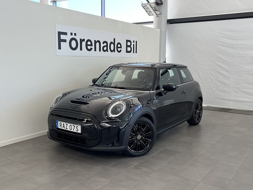 Bild 1 av MINI Cooper SE SE Panoramatak HUD H/K Backkamera Komfort CarPlay Nav