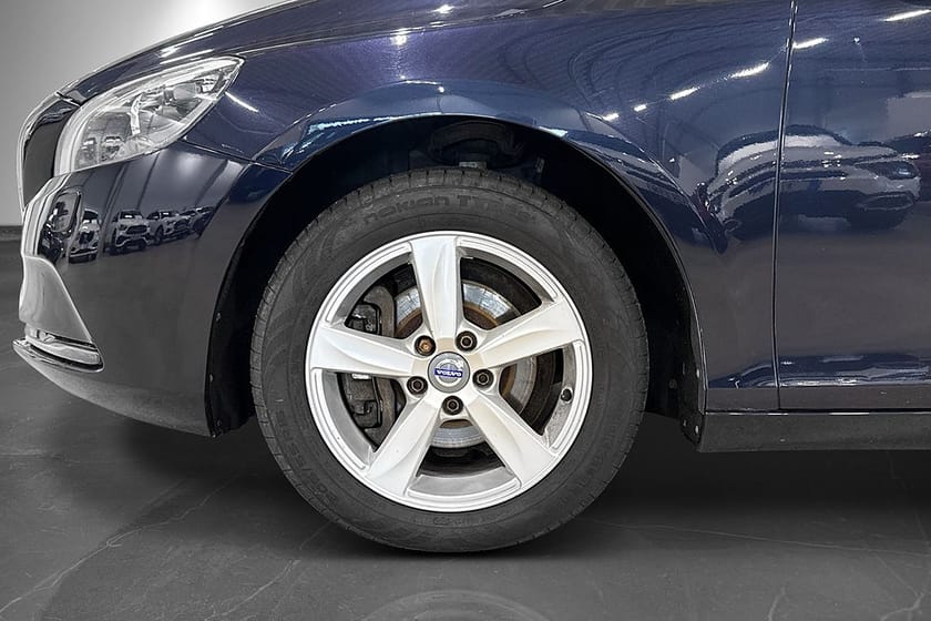Bild 2 av Volvo V40 D3 Momentum 150hk Automat BLIS Adaptiv PDC kamrem bytt