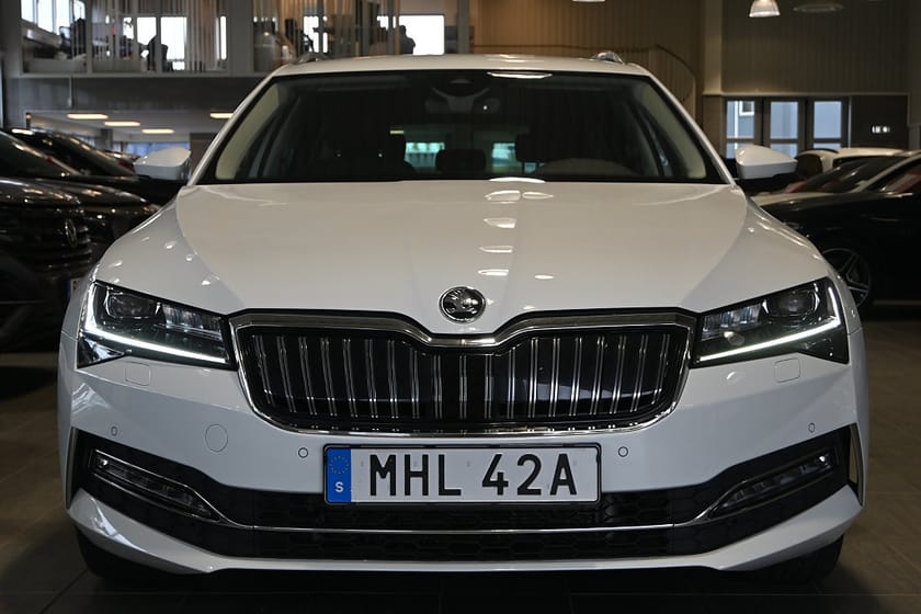 Bild 5 av Škoda Superb iV Kombi Skoda 1.4 TSI Style Cockpit Drag