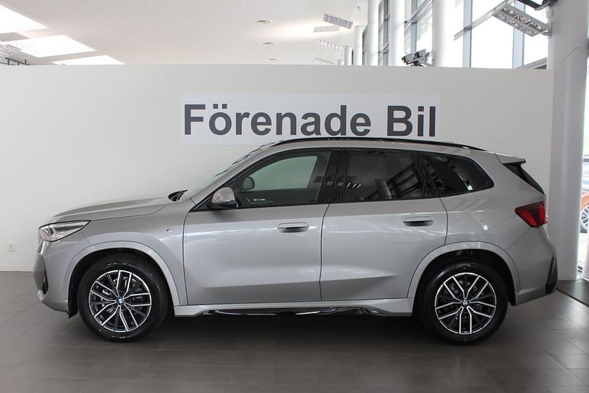 Bild 3 av BMW X1 sDrive18i 4,95 ränta M Sport Drag H/K 18" AdptFarth