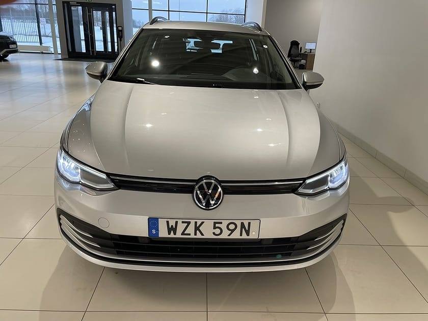 Bild 3 av Volkswagen Golf Sportscombi Kombi 1.5 eTSI 130hk Drag Värmare Lane assist