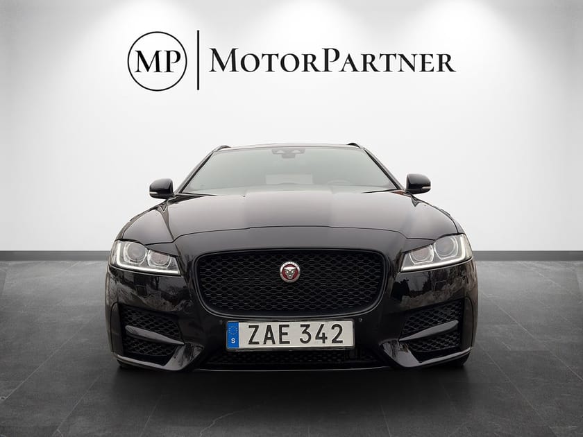 Bild 2 av Jaguar XF 25t Sportbrake R-Sport Panorama Värmare Navi Skinn