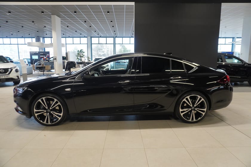 Bild 3 av Opel Insignia Grand Sport 2.0 Turbo 4x4 260hk Aut Bose HUD 360 Värmare