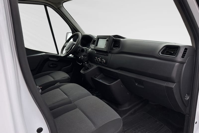 Nissan Interstar Skåpbil