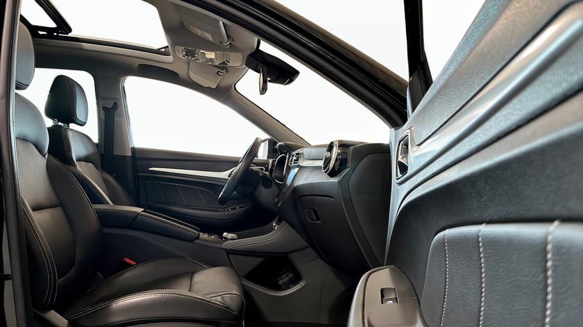 Bild 3 av MG ZS EV LUXURY Navi Panorama Skinn CarPlay