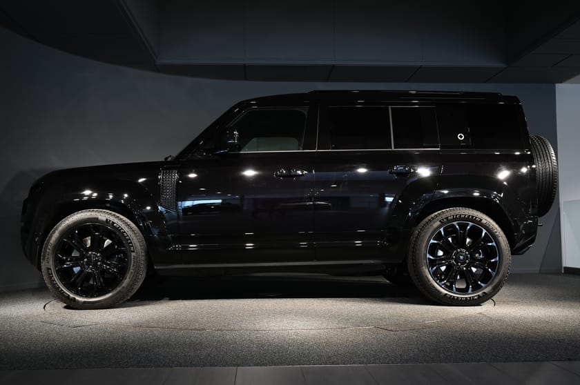 Bild 3 av Land Rover Defender Octa 110 P635 V8 *BLACK EDITION*