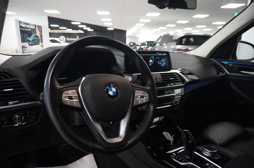 Bild 2 av BMW X3 xDrive30e xDrive 30e Fartpilot Elstolar Adaptiva LED
