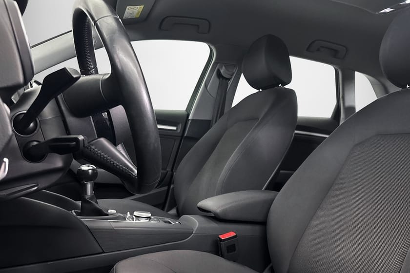 Bild 4 av Audi A3 Sportback 35 TFSI Adptv F-Hållare CarPlay
