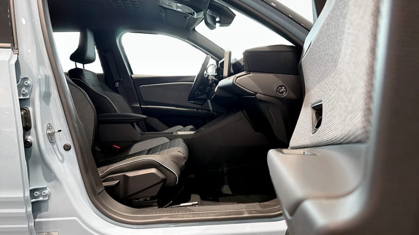 Bild 3 av Renault 4 E-Tech ELECTRIC ICONIC EV52 *Privatleasing Fr: 4690 :-/mån*