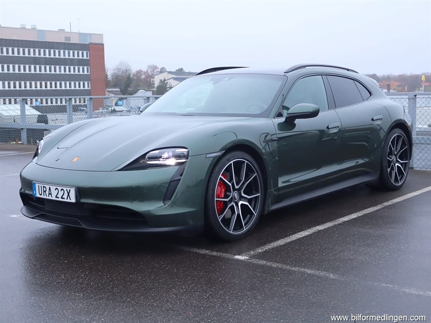Bild 1 av Porsche Taycan 4S Sport Turismo 571hk PTS Pano Bose Se Spec