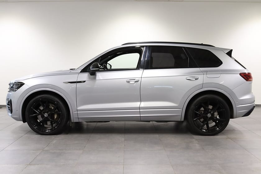 Bild 3 av Volkswagen Touareg R eHybrid 3.0 V6 TSI DRAG/HUD/Dynaudio V-Hjul
