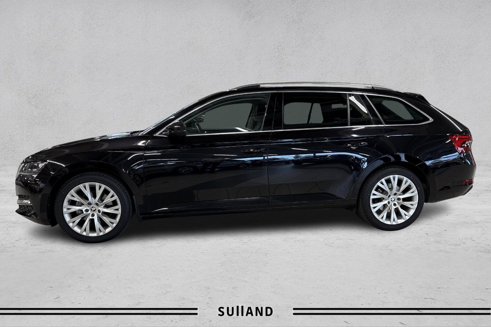 Thumnail bilde 1 av Škoda Superb Stasjonsvogn