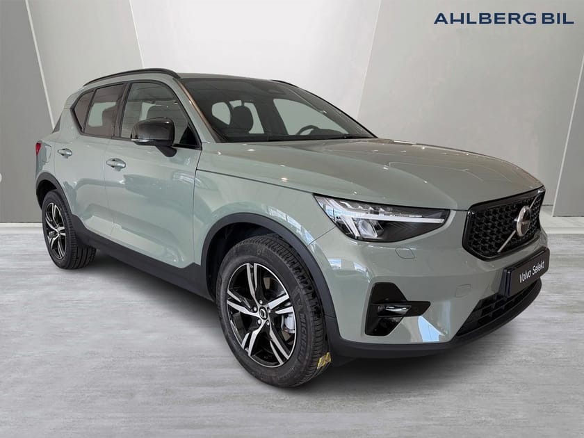 Bild 1 av Volvo XC40 B3 FWD Bensin Plus Dark, Klimatpaket, Förarstödspaket, Parkeringskamera Bak, Baklucka Elmanövrerad, Google Maps
