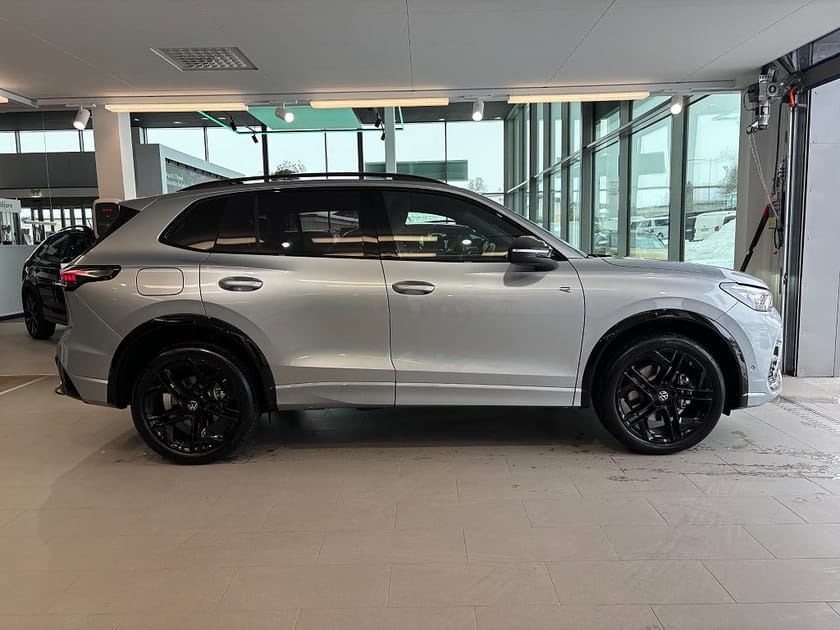 Bild 4 av Volkswagen Tiguan eHybrid R-Line-Edition BLACK STYLE LEV 4395kr/mån