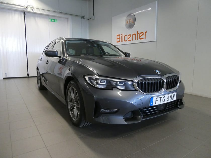 Bild 3 av BMW 330e Touring Sport line Drag-Navi-Kamera-Värmar*NYSERVAD*SoV