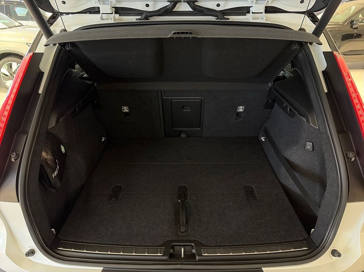 Volvo XC40 2018 - miniatyr 16