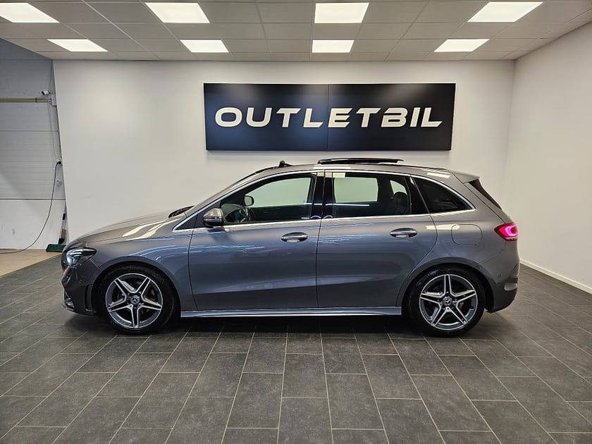 Bild 2 av Mercedes-Benz B 180 AMG 136hk Panorama Navi Backkamera Drag