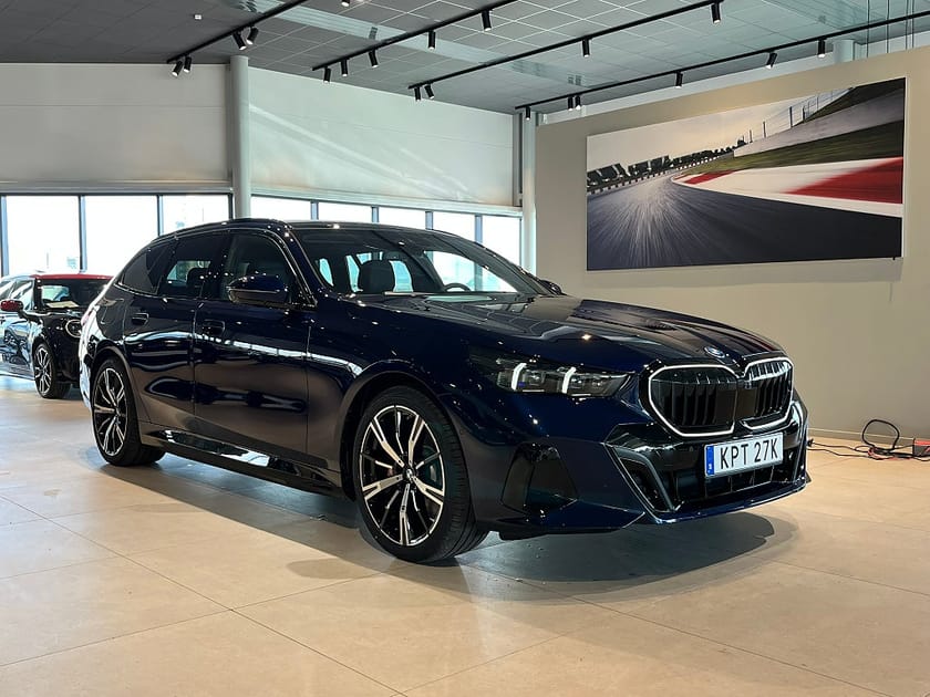 Bild 3 av BMW 530e xDrive Touring M Sport Pro D/A Pro B&W 4,95%