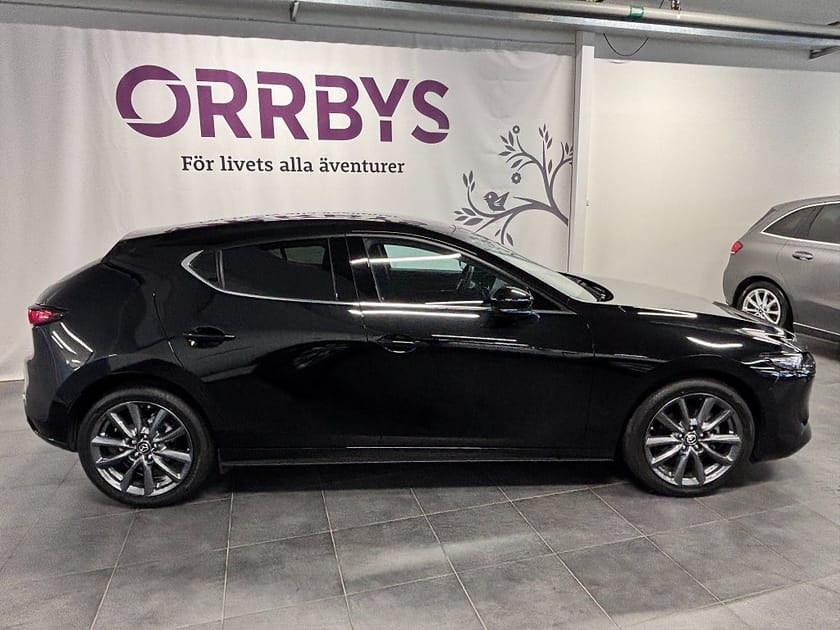Bild 2 av Mazda 3 Hatchback 2,5l Skyactive M-Hybrid, Rattvärme Tonade rutor, Nav