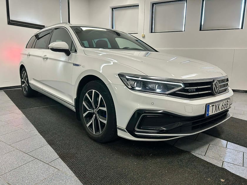 Bild 3 av Volkswagen Passat Sportscombi GTE 1.4 TSI 218 hk Cockpit Värmare Drag IQ