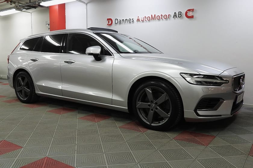 Bild 4 av Volvo V60 Recharge T6 AWD Inscription Drag Skinn SoV Hjul Panoram