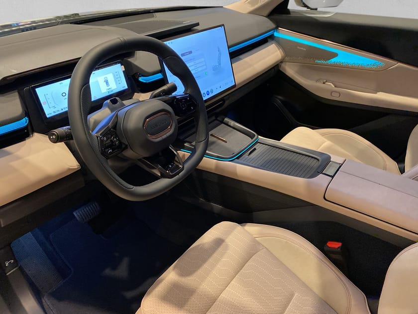Bild 2 av Lynk & Co 08 PHEV More - Demo