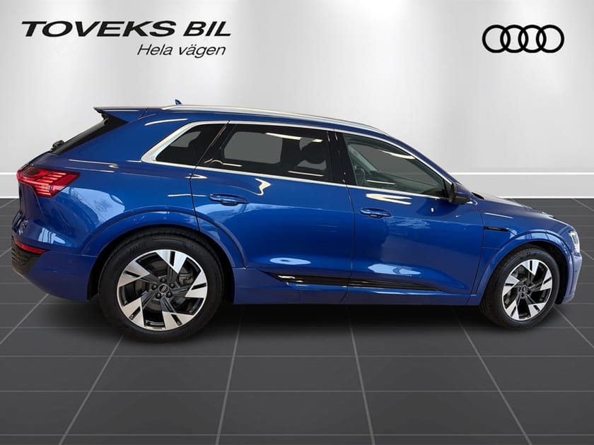 Bild 2 av Audi Q8 50 e-tron quattro 340Hk/Exclusive färg/Pano/360/Head up