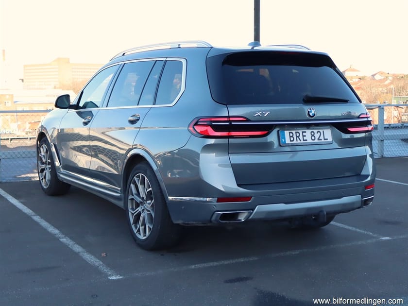 Bild 3 av BMW X7 xDrive40i 381hk 1 ägare, Pano, H/K, 360, 6-sits drag, S/V