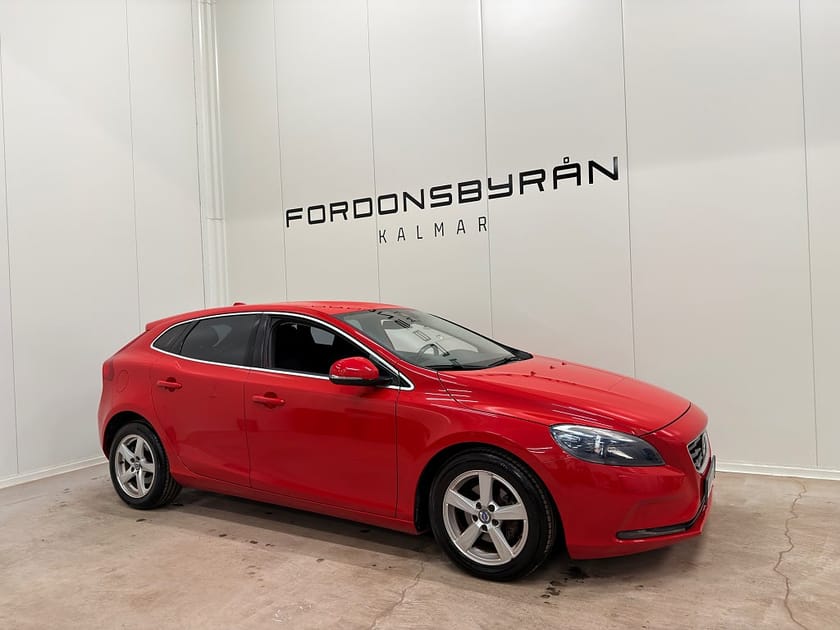 Bild 3 av Volvo V40 D2 115HK Momentum D-värm Drag Ny-kamrem