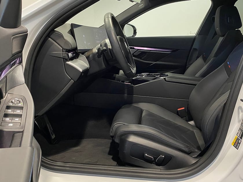 Bild 3 av BMW i5 eDrive40 Sedan 4,95% ränta M-Sport Backkamera Drag