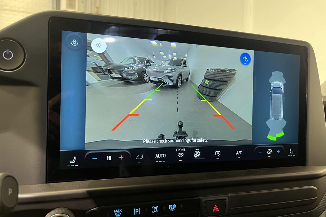 Ford E-Transit Custom 320