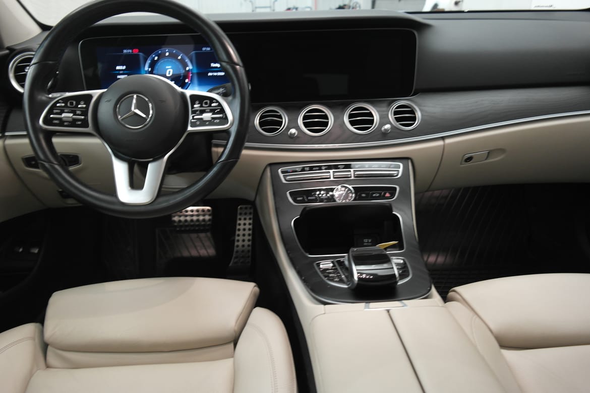 Mercedes-Benz E-Klass 2019 - miniatyr 16