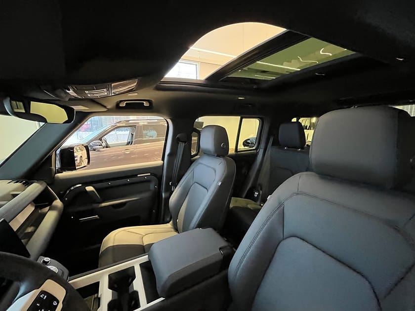 Bild 5 av Land Rover Defender 130 D300 MHEV X-Dynamic SE / 8-sits / Black Pack / Drag