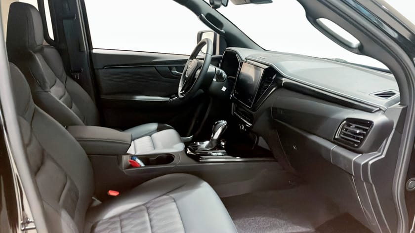 Bild 3 av Isuzu D-Max Crew Cab XRX DC AT CNG,Style Pack rolltop