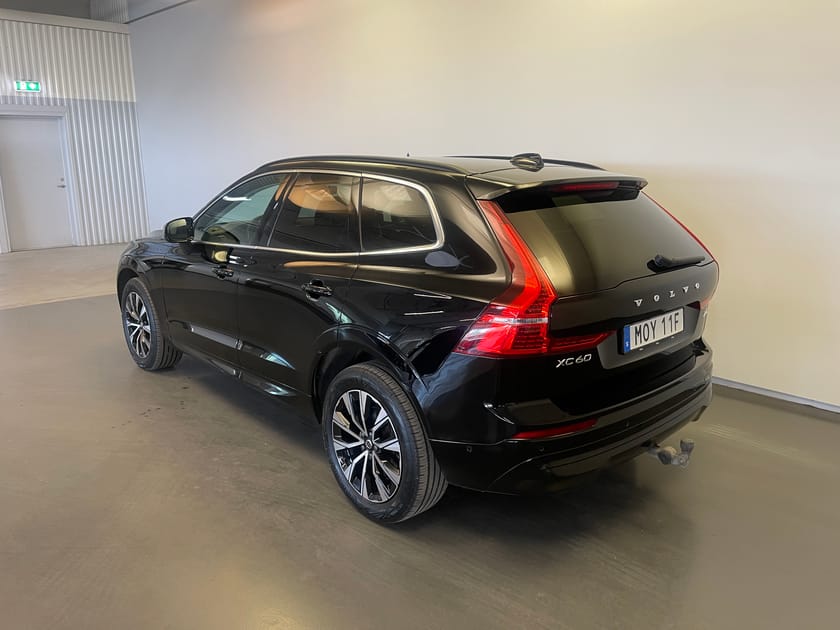 Bild 4 av Volvo XC60 B4 AWD Diesel Core / Dragkrok / Läder / Backkamera /